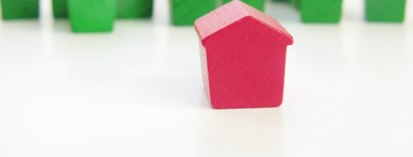 green and red houses
